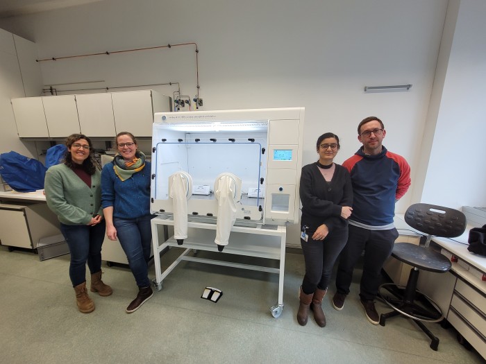 Untersuchung der Kopplung von mikrobiellen und elektrochemischen Prozessen mit der Whitley M135 HEPA