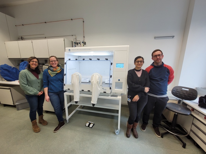 Untersuchung der Kopplung von mikrobiellen und elektrochemischen Prozessen mit der Whitley M135 HEPA